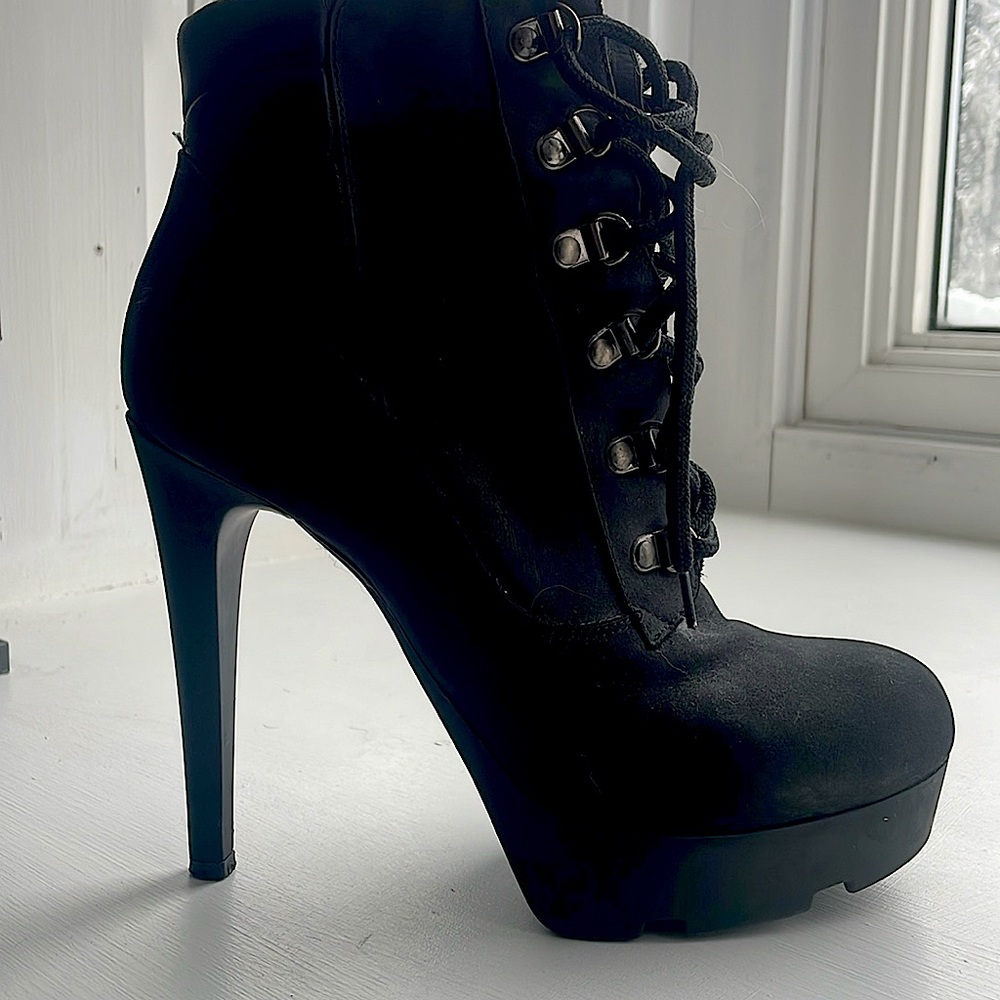 Mimosa Suede boot 39